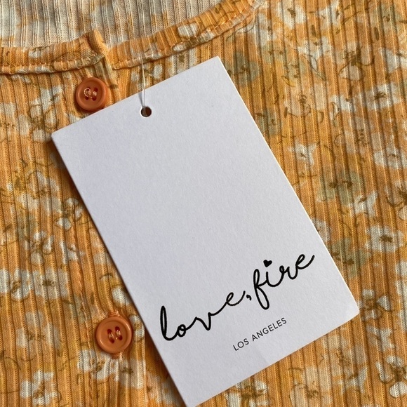 NWT Love, Fire cropped cardigan and tank set in orange sherbet with ditsy print. - Picture 10 of 17